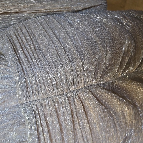 BCBG XS Festive Dresss Metallic Gold Shimmery - Picture 11 of 15